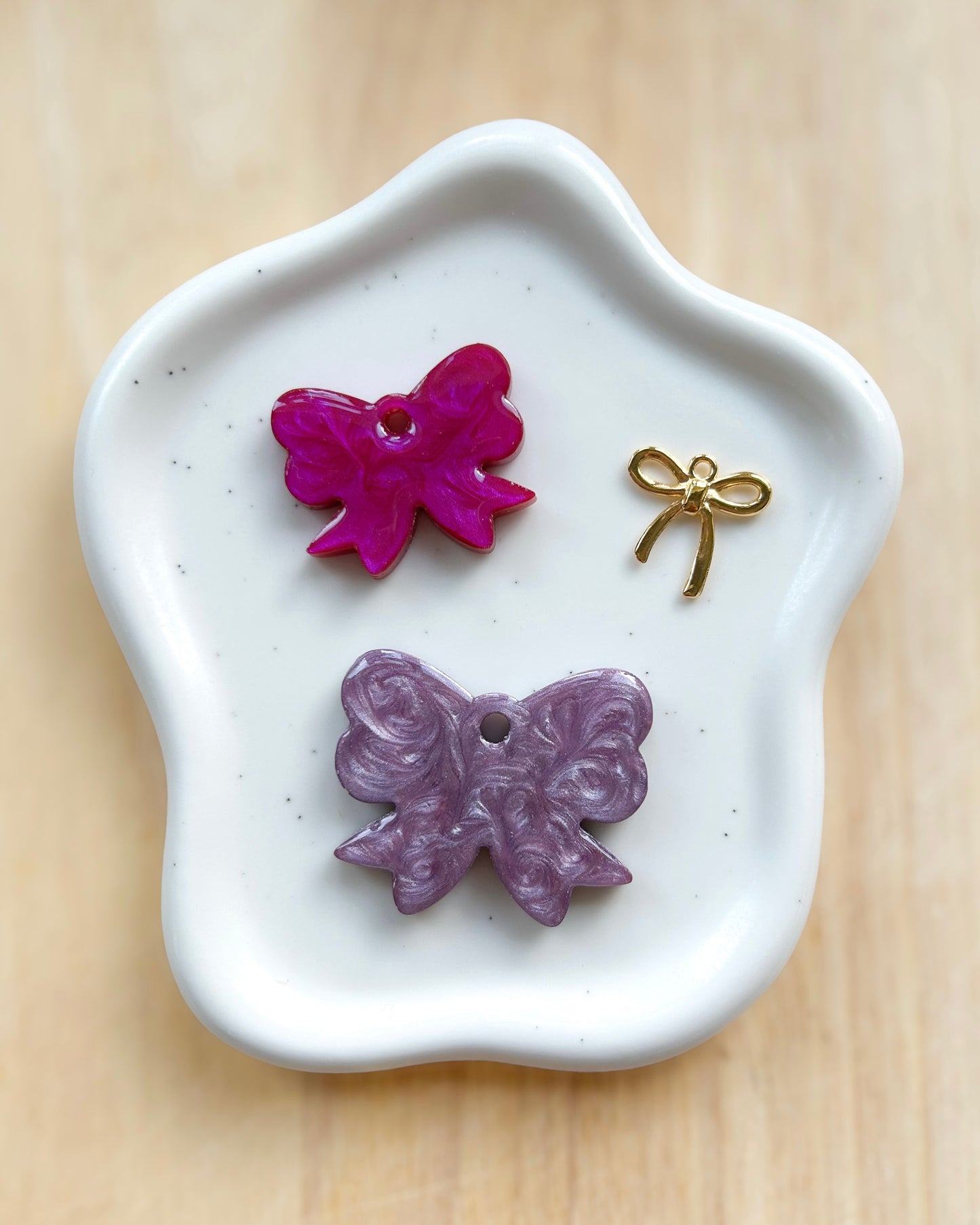 Bow Resin ID Dog Tag / Pet Tag / Keyring