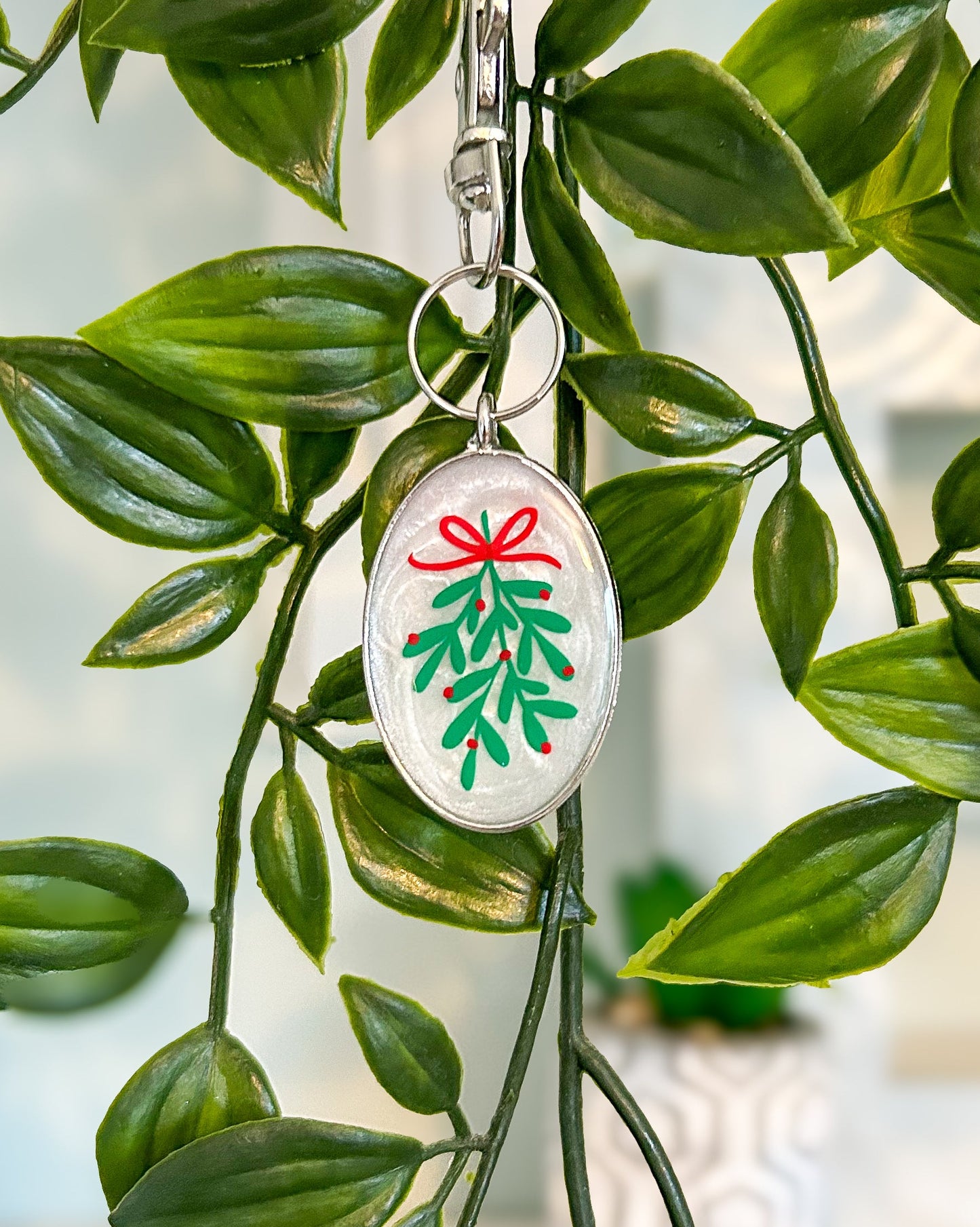 Mistletoe Resin ID Dog Tag / Pet Tag / Keyring