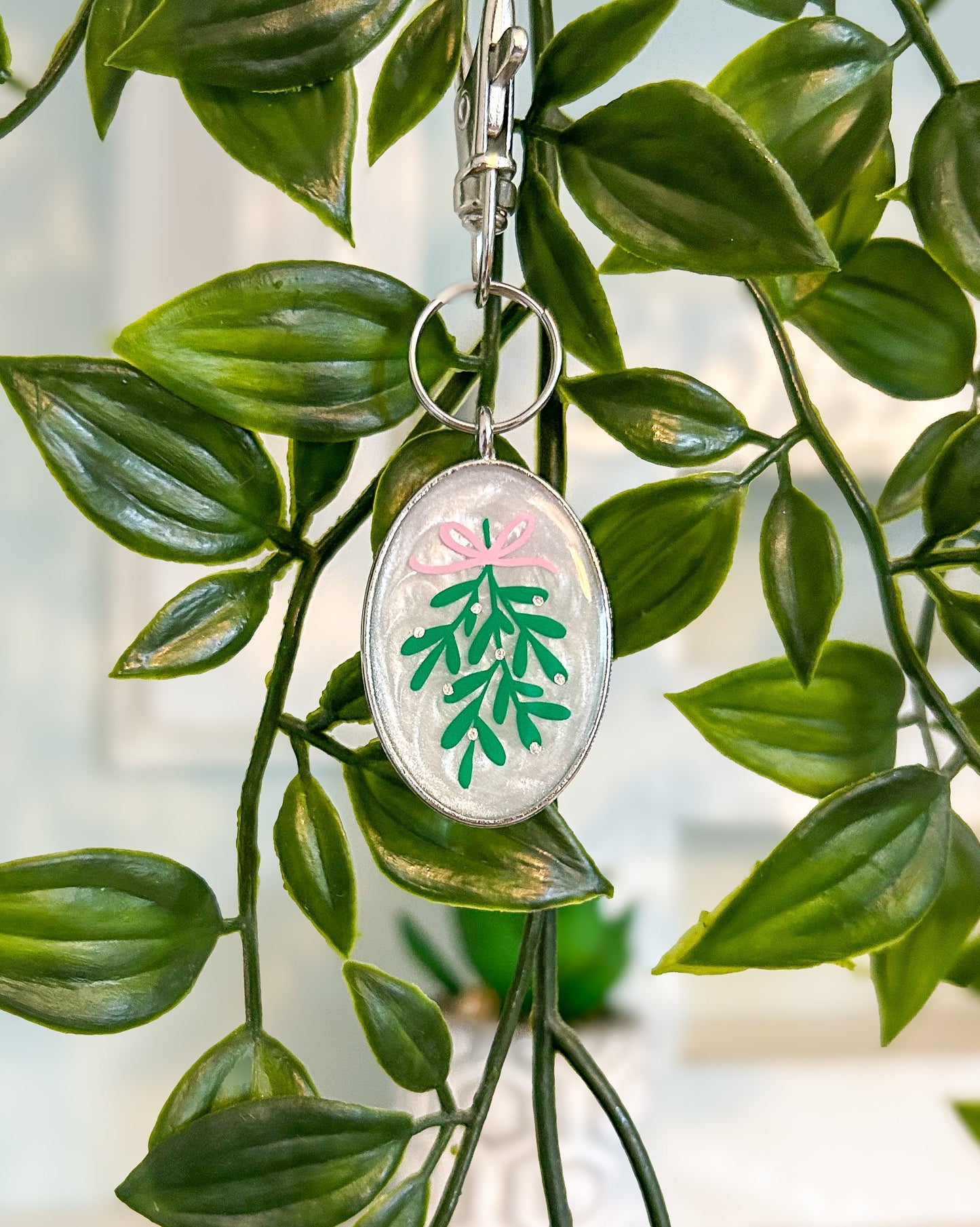 Mistletoe Resin ID Dog Tag / Pet Tag / Keyring