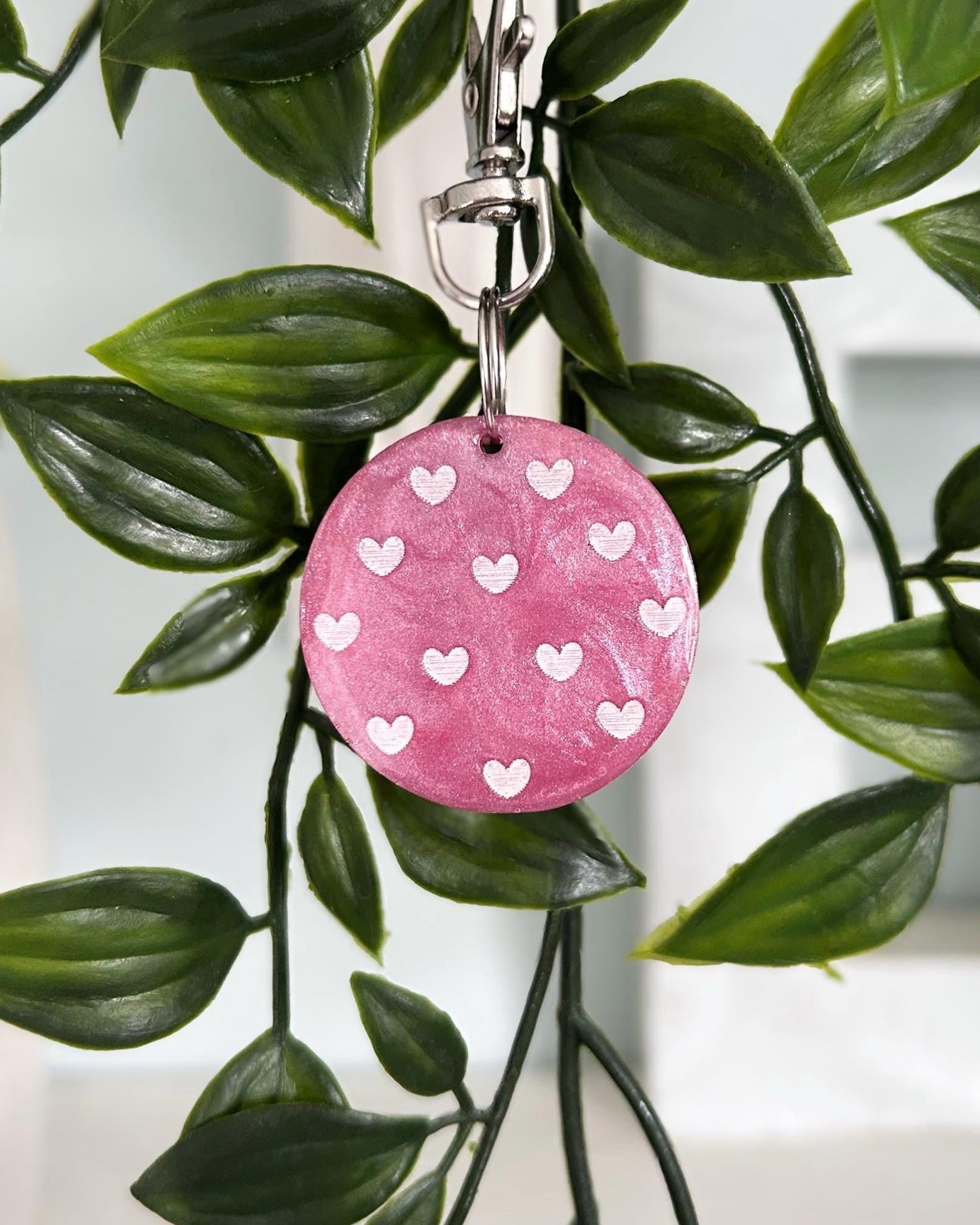 Circle with Hearts Resin ID Dog Tag / Pet Tag / Keyring
